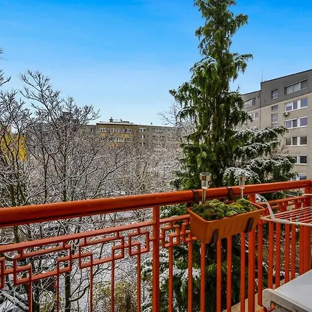 Compact And Snug In Old Town Apartment *